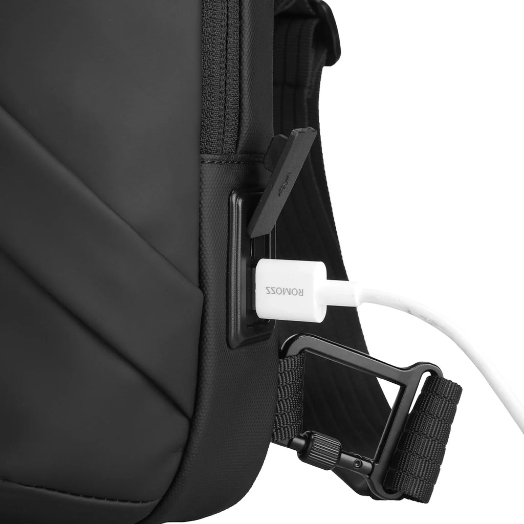 Clear: Simple Clean Waterproof Large Capacity Crossbody Bag