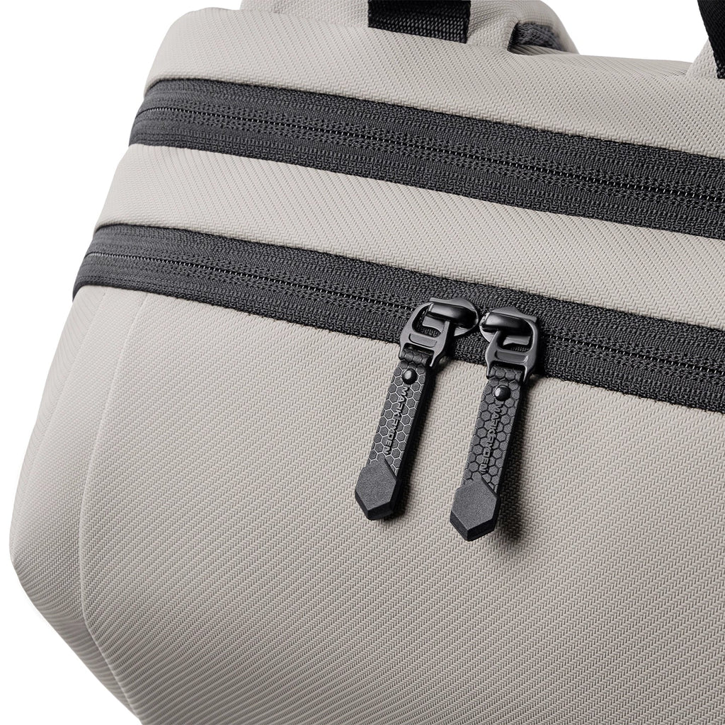 AirLite: Lightweight Commuter Backpack with EVA Honeycomb Protection for Professionals