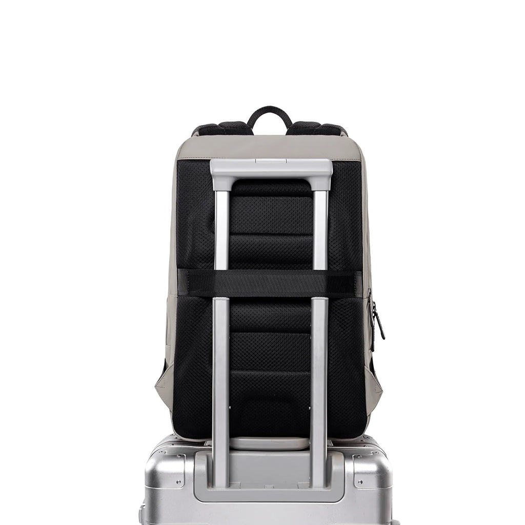 AirLite: Lightweight Commuter Backpack with EVA Honeycomb Protection for Professionals