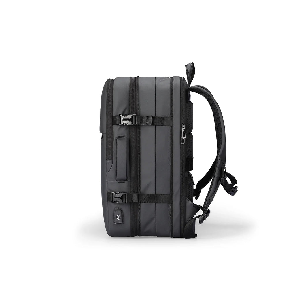 Pathrato: Multi-layered Compartments With Minimalistic Design Backpacks
