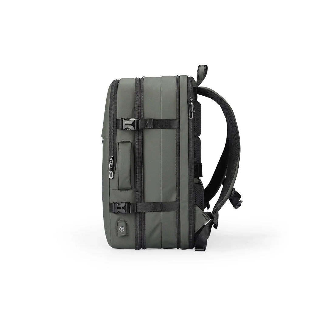 Pathrato: Multi-layered Compartments With Minimalistic Design Backpacks
