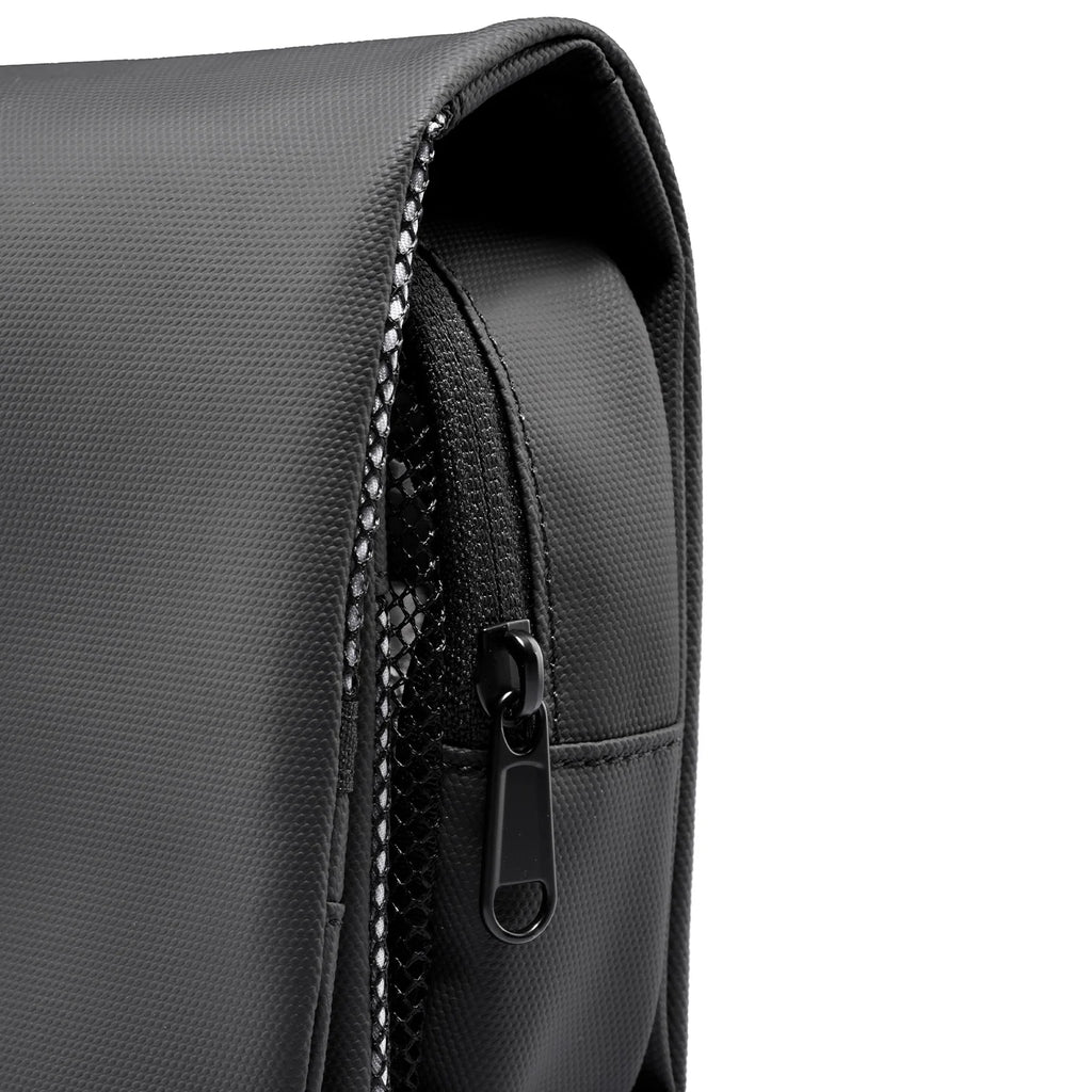 MagiClip: Wet-Dry Separate Toiletry Bag with Toothbrush Holder For Daily