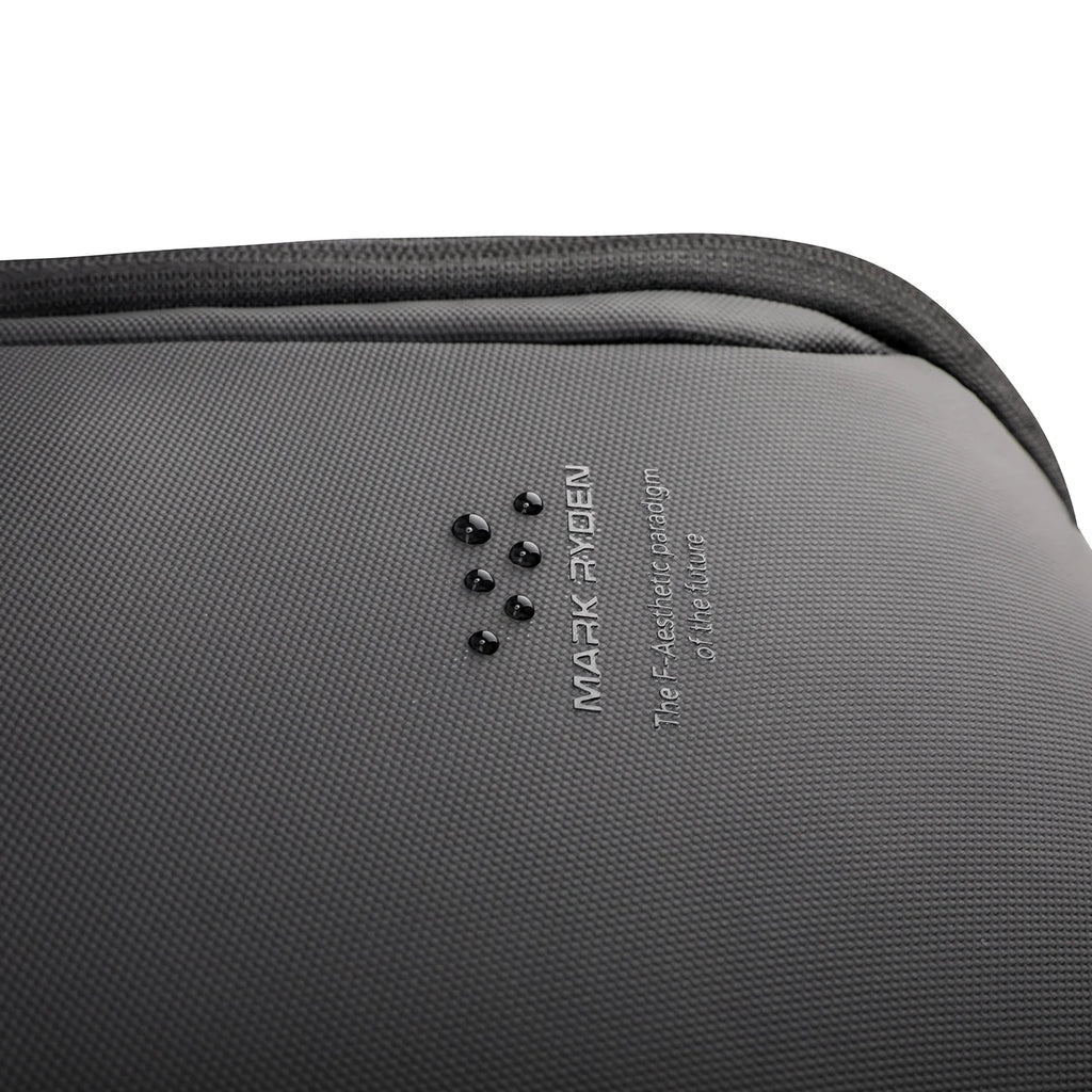 Polycom: Plan Your Day Comfortably With a Versatile Backpack