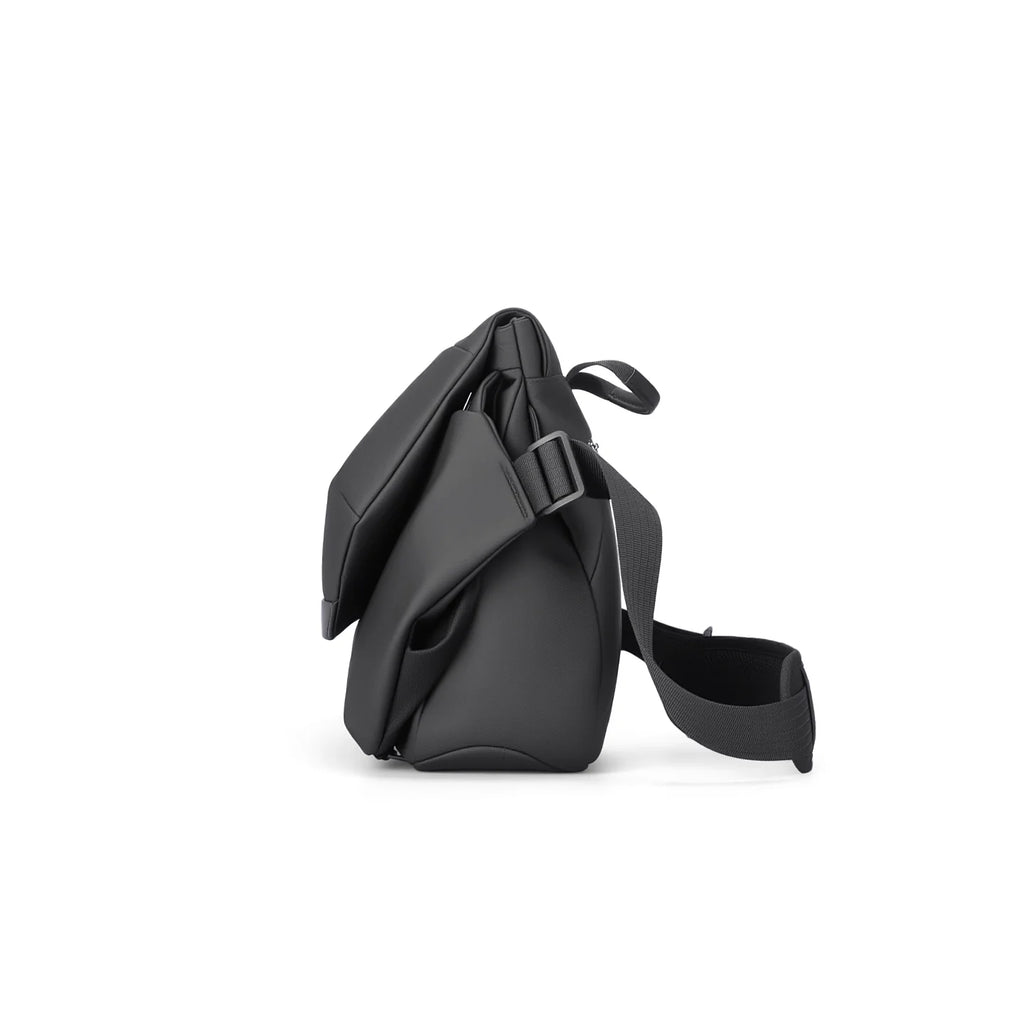 PostmanPro: The All-Rounder Messenger Bag