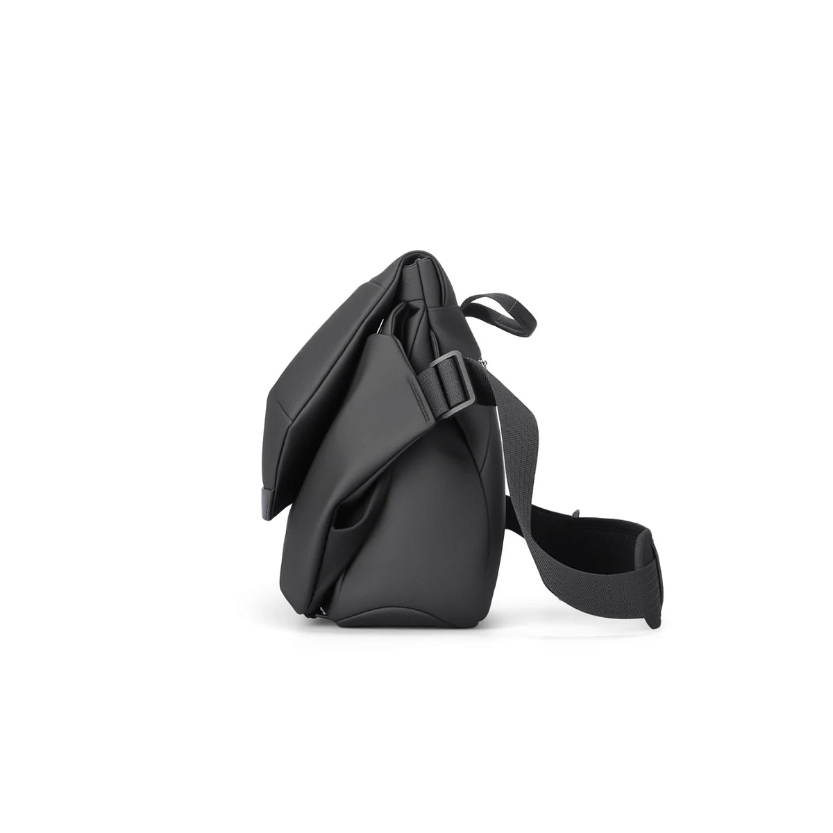 PostmanPro: The All-Rounder Messenger Bag