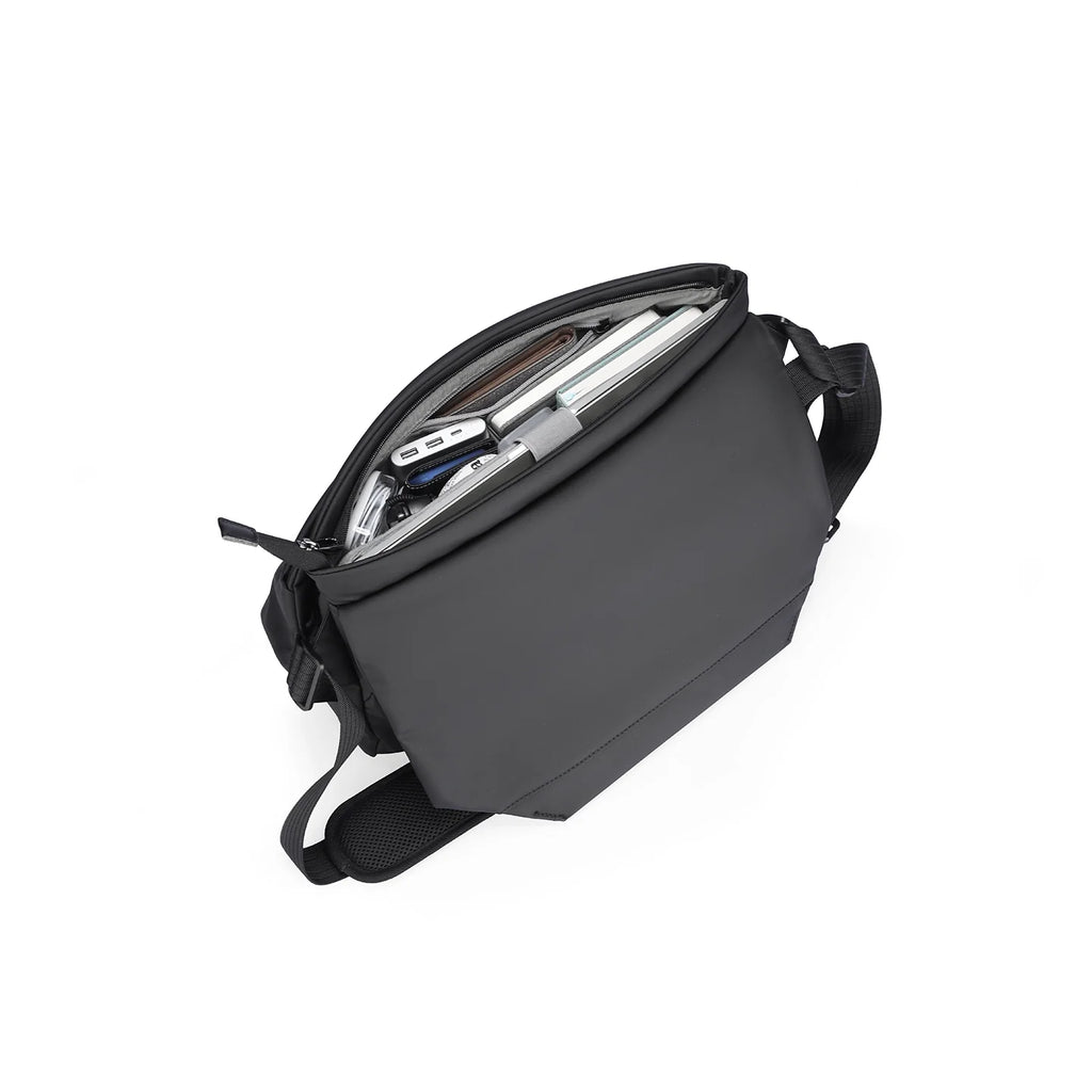PostmanPro: The All-Rounder Messenger Bag