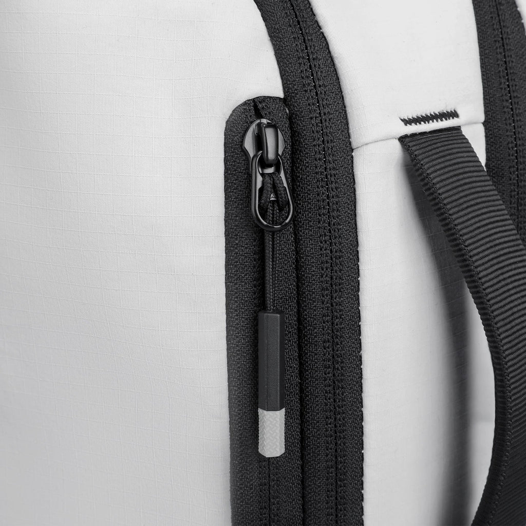Summer Mist: Beat the Heat - Cool and Ultra-light Backpack for Every Adventure