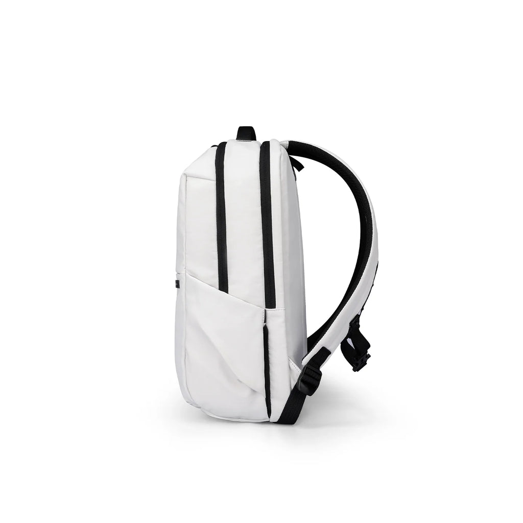 Summer Mist: Beat the Heat - Cool and Ultra-light Backpack for Every Adventure