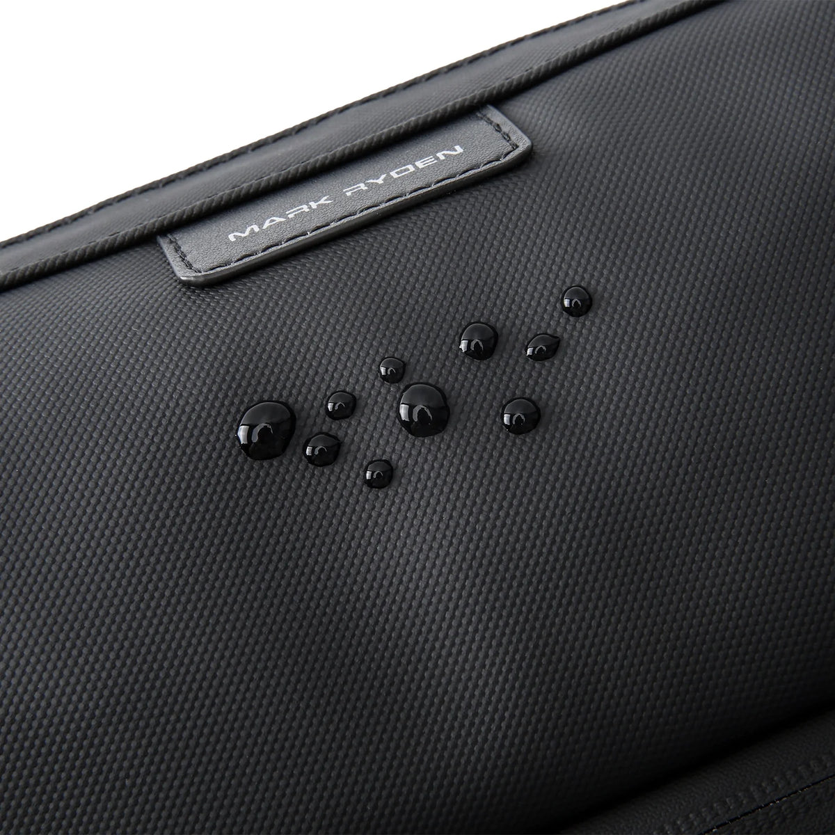 Switchstorage V: Toiletry Bag with Wet and Dry Areas for Modern Travelers