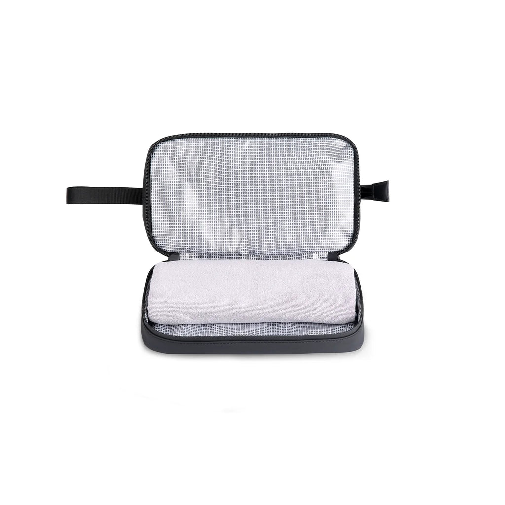 Switchstorage V: Toiletry Bag with Wet and Dry Areas for Modern Travelers