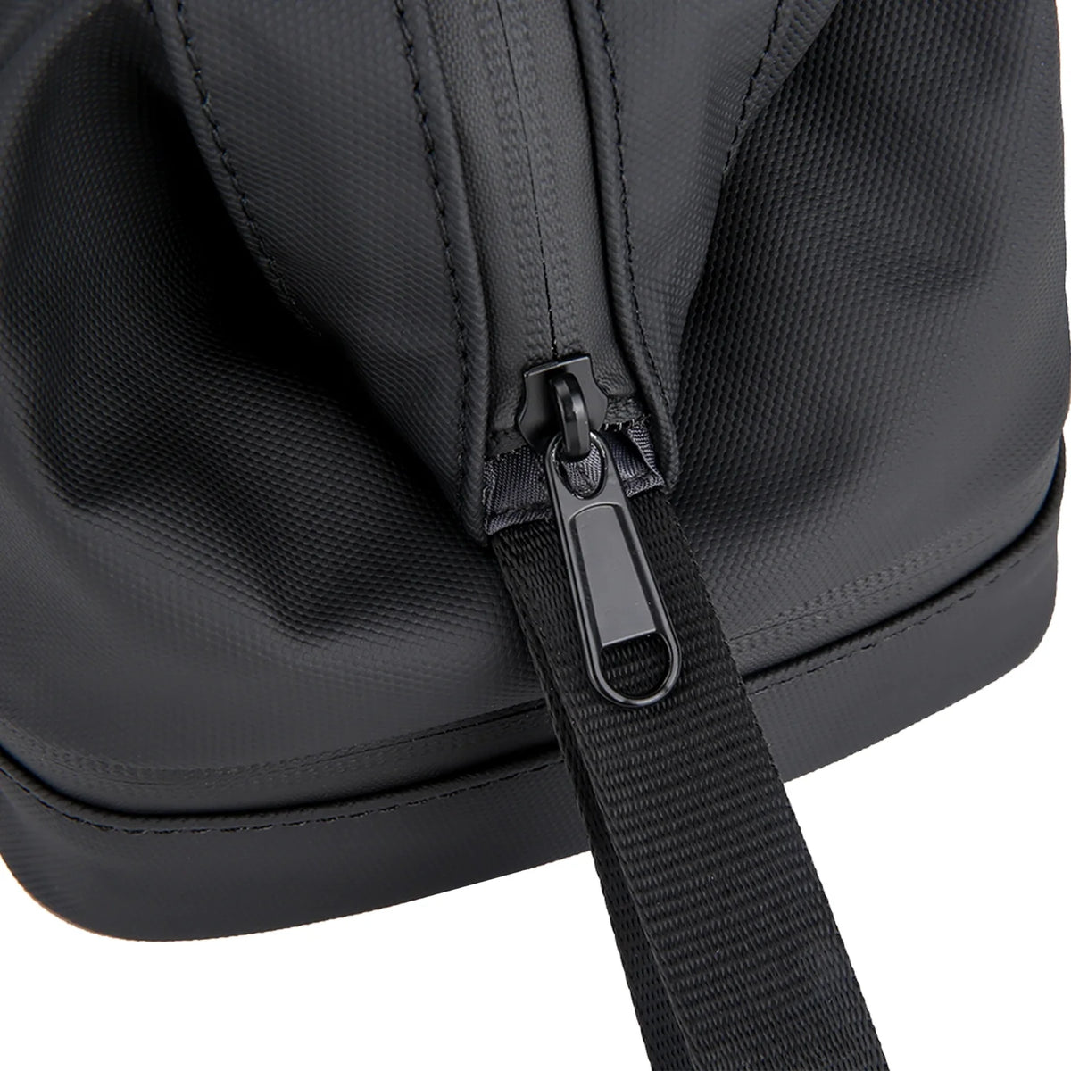 Switchstorage V: Toiletry Bag with Wet and Dry Areas for Modern Travelers