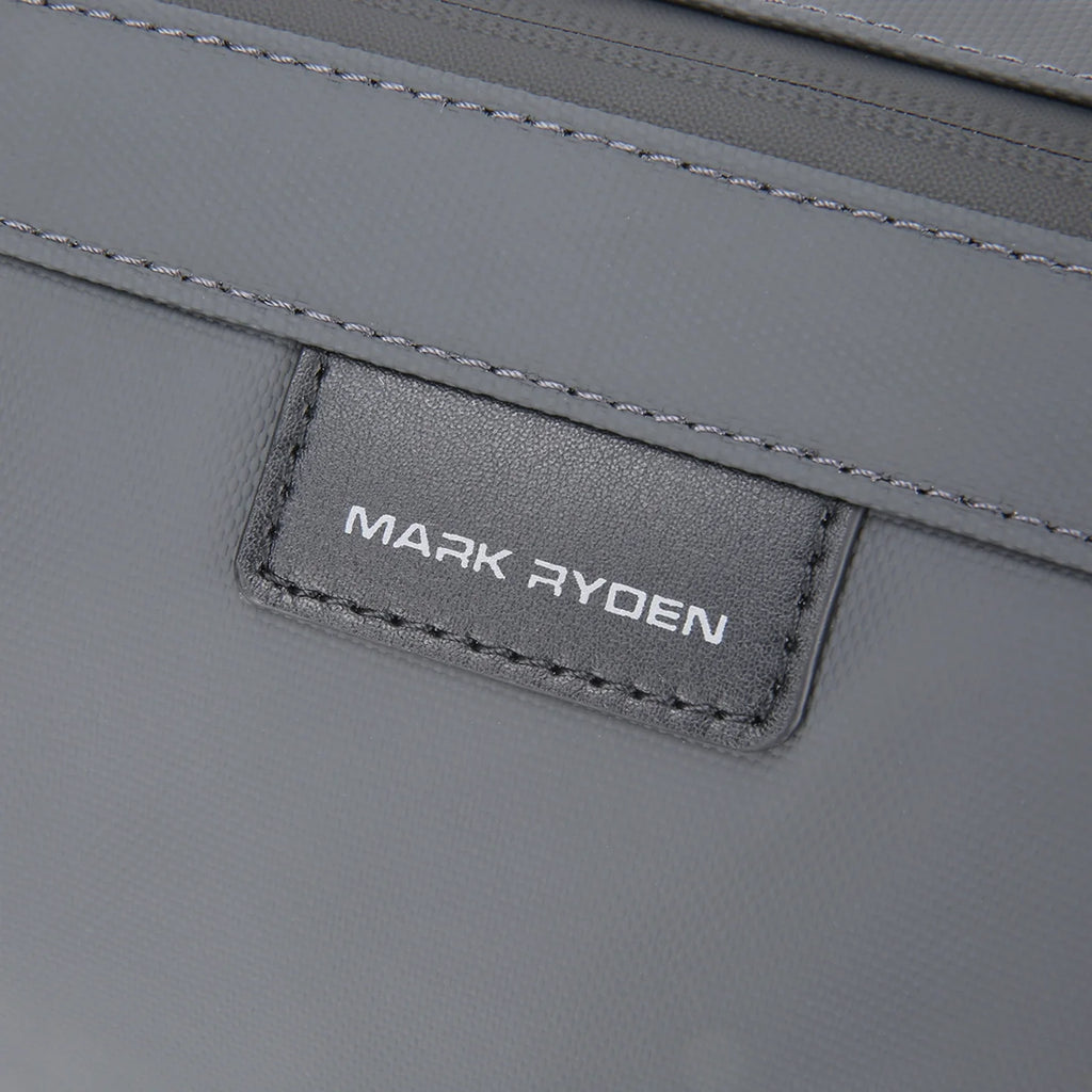 Switchstorage V: Toiletry Bag with Wet and Dry Areas for Modern Travelers
