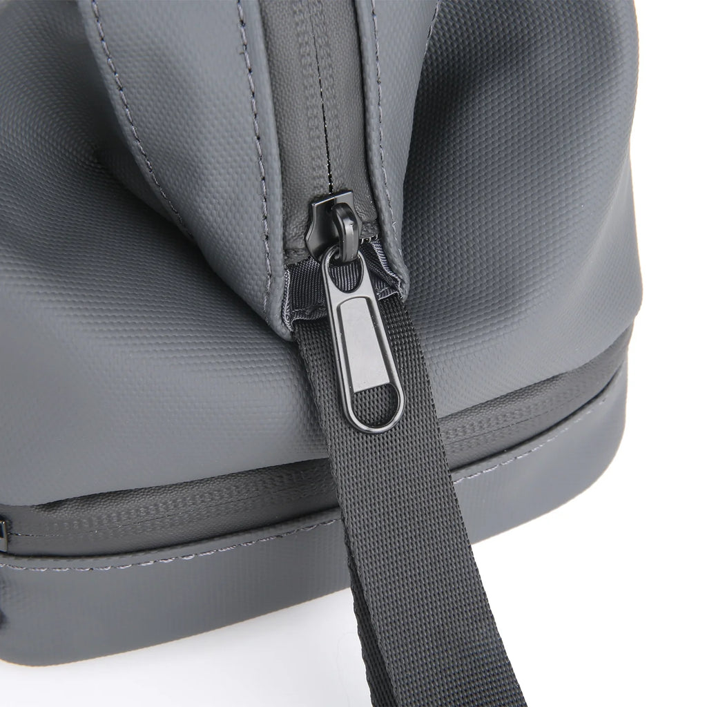 Switchstorage V: Toiletry Bag with Wet and Dry Areas for Modern Travelers