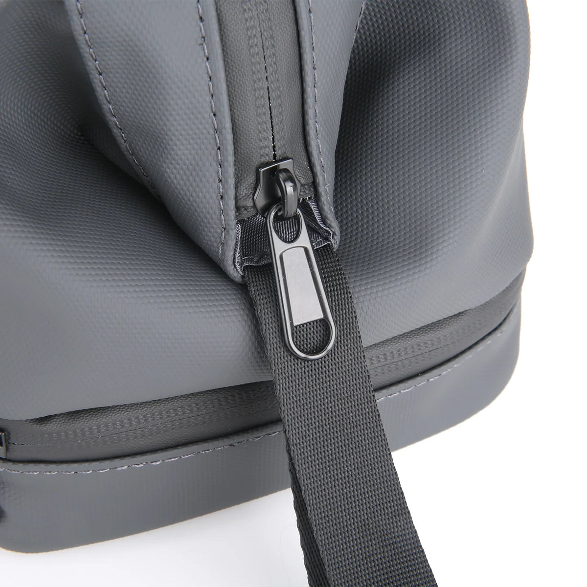 Switchstorage V: Toiletry Bag with Wet and Dry Areas for Modern Travelers