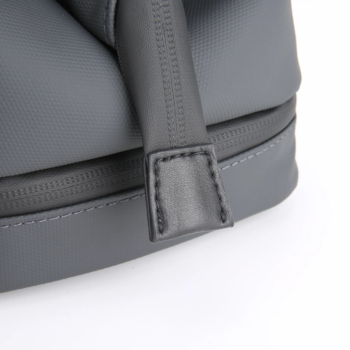Switchstorage V: Toiletry Bag with Wet and Dry Areas for Modern Travelers