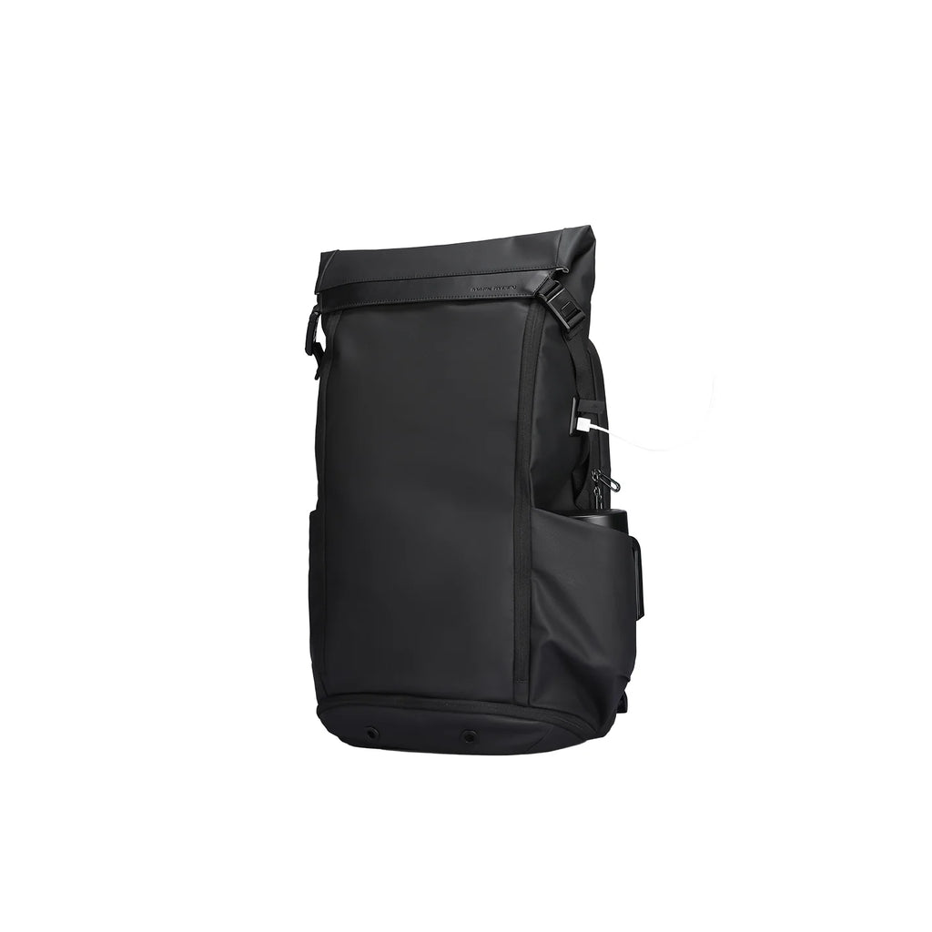 Urban Travel:  Multifunctional backpack