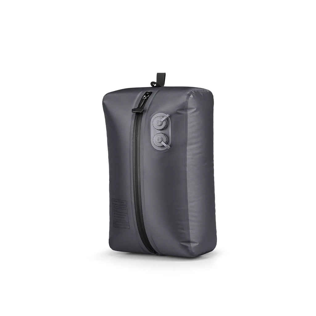 VacSpace Pro: Self-compressing Ziplock Bags Designed for Easy Organization of Clothing