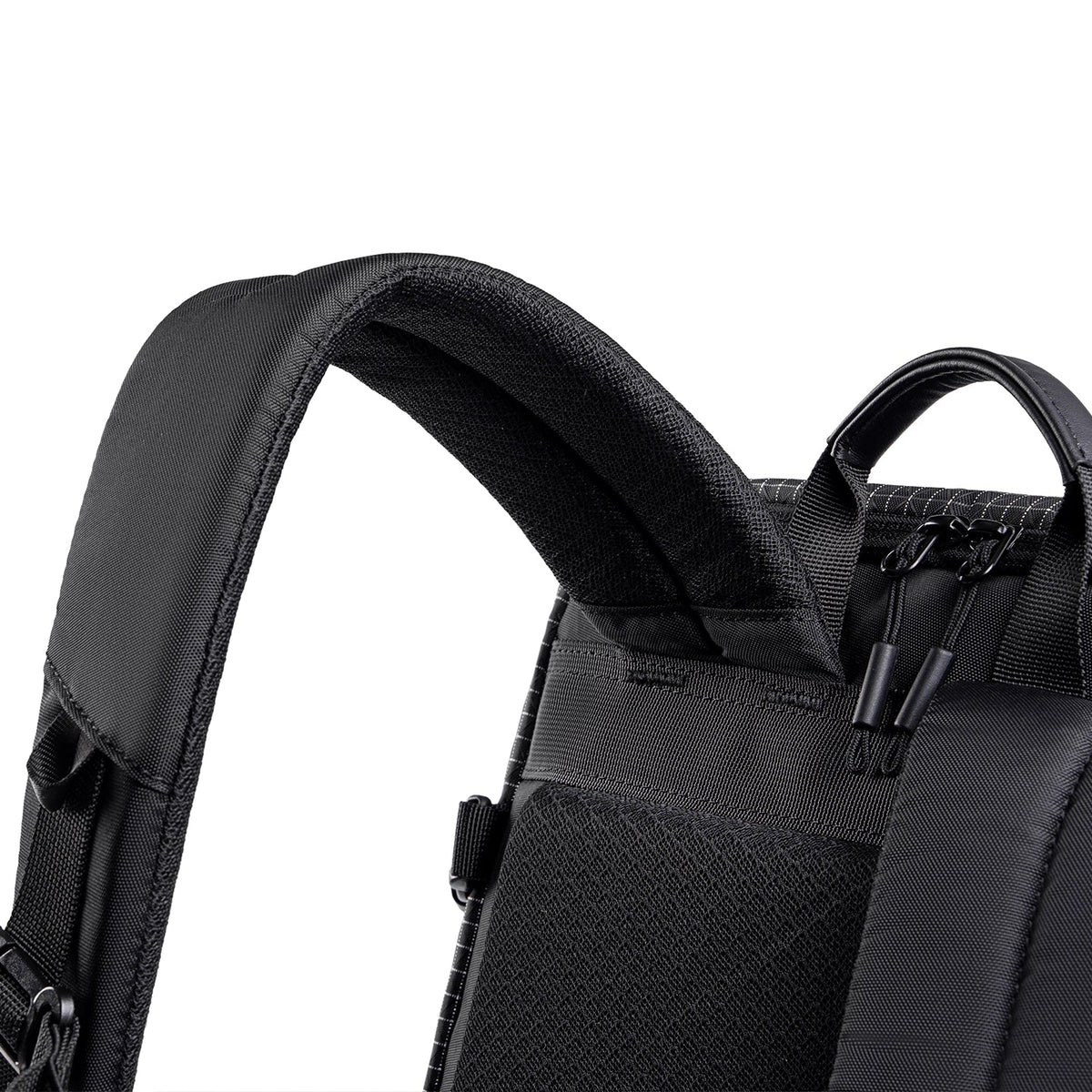 MARK RYDEN Global AeroPro 17.3" laptop backpack with padded shoulder strap