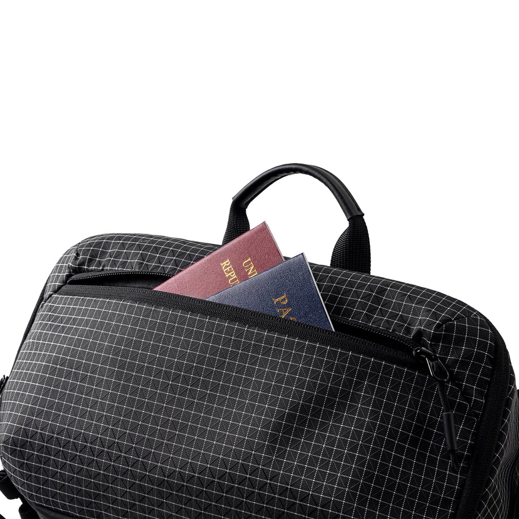 MARK RYDEN Global AeroPro 17.3" laptop backpack with passports in front pocket